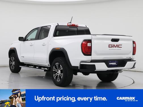 White 2025 GMC Canyon AT4