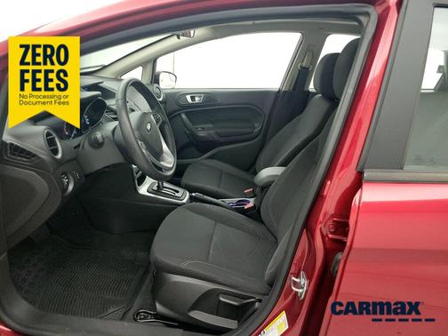 Red 2015 Ford Fiesta SE