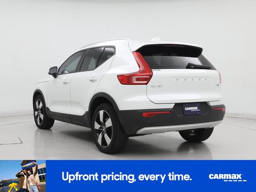 2021 Volvo XC40 T5 Momentum