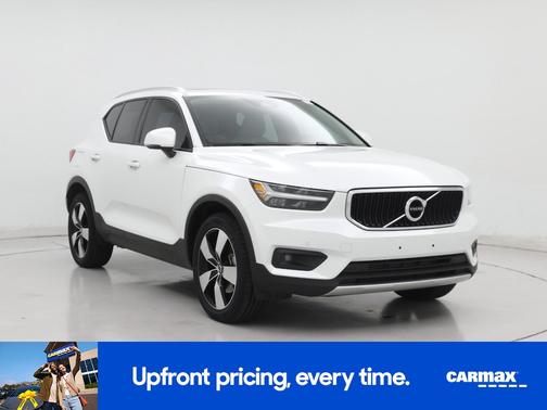 2021 Volvo XC40 T5 Momentum