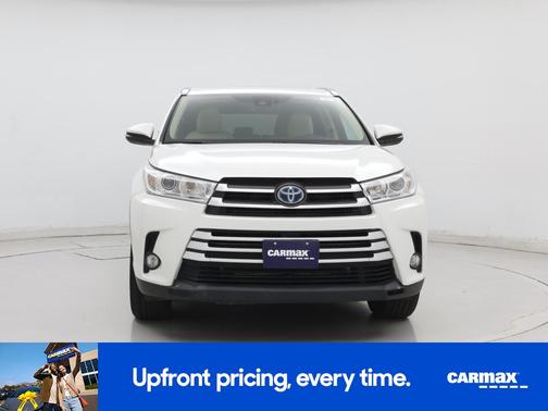 White 2018 Toyota Highlander Hybrid XLE