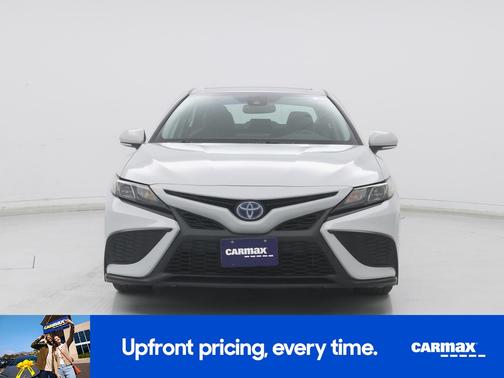 White 2022 Toyota Camry Hybrid SE