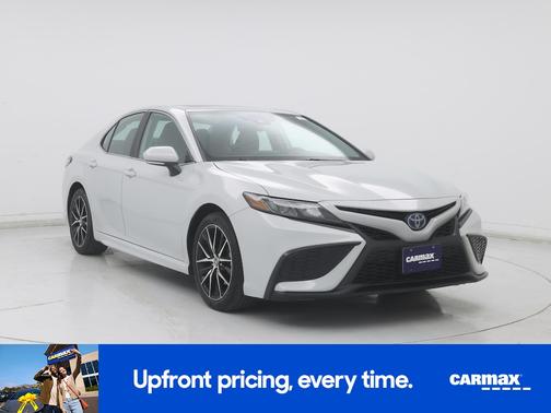 White 2022 Toyota Camry Hybrid SE