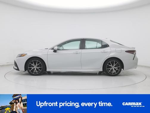 White 2022 Toyota Camry Hybrid SE