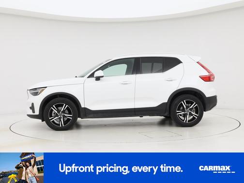 2025 Volvo XC40 B5 Core Bright Theme