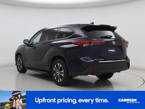 Blue 2020 Toyota Highlander XLE