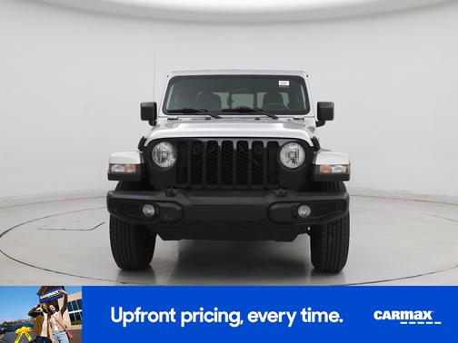 Silver 2022 Jeep Gladiator Altitude