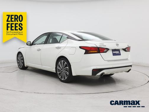 White 2023 Nissan Altima SL