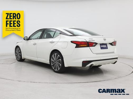 White 2023 Nissan Altima SL