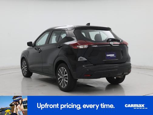Black 2021 Nissan Kicks SV