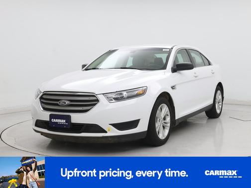 White 2018 Ford Taurus SE