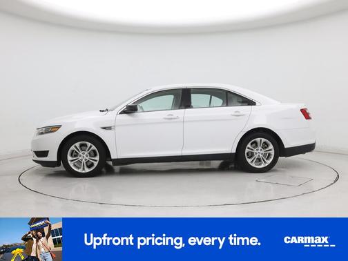 White 2018 Ford Taurus SE