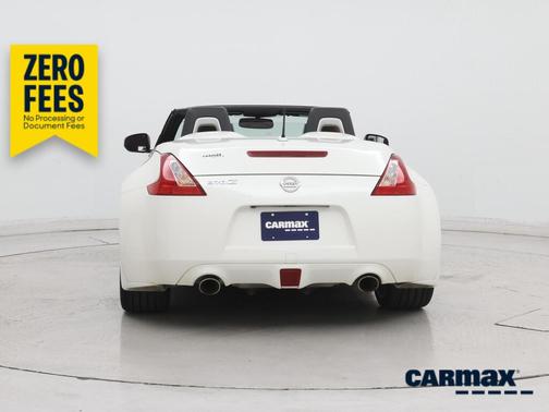 White 2014 Nissan 370Z Touring