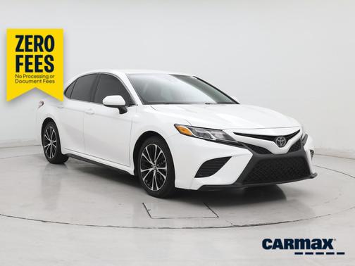 White 2020 Toyota Camry SE
