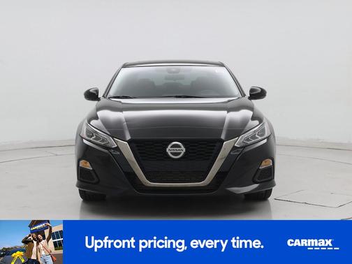 Black 2021 Nissan Altima SR