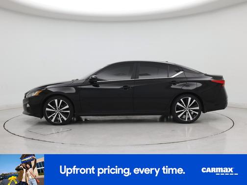 Black 2021 Nissan Altima SR