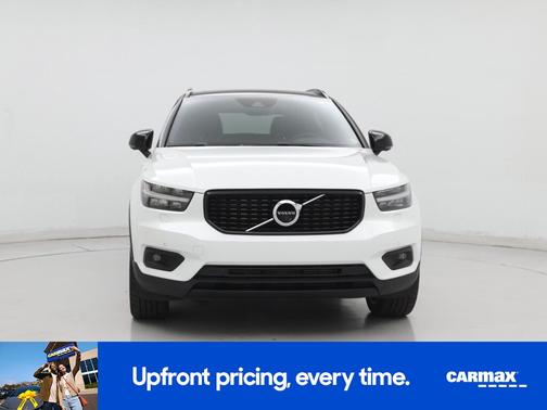 2022 Volvo XC40 T5 R-Design