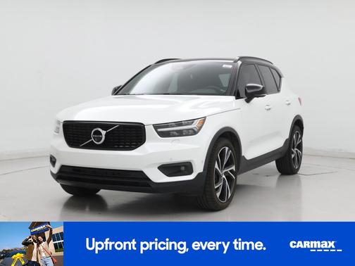2022 Volvo XC40 T5 R-Design
