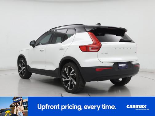 2022 Volvo XC40 T5 R-Design
