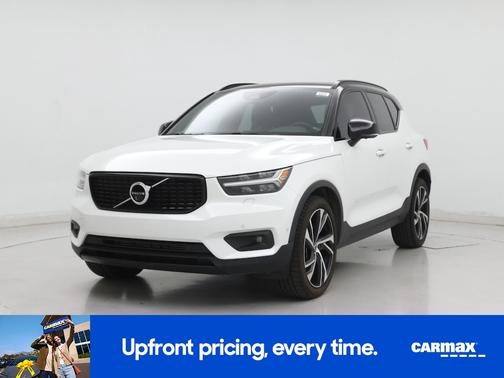 2022 Volvo XC40 T5 R-Design