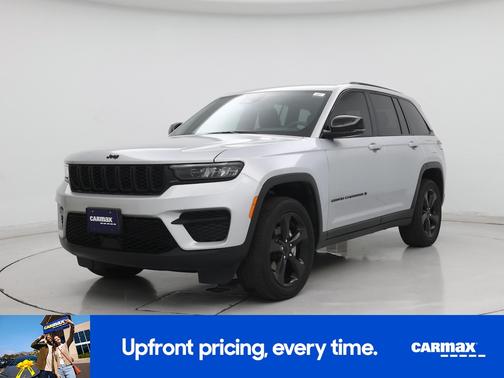 Silver 2023 Jeep Grand Cherokee Altitude