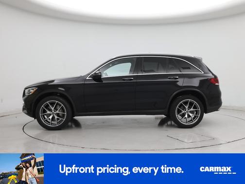 Black 2022 Mercedes-Benz GLC 300