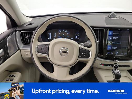 White 2018 Volvo XC60 T5 Momentum