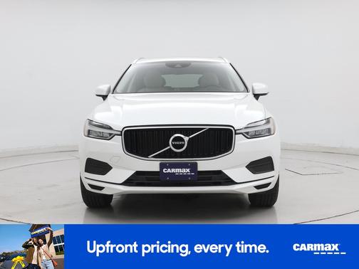 White 2018 Volvo XC60 T5 Momentum