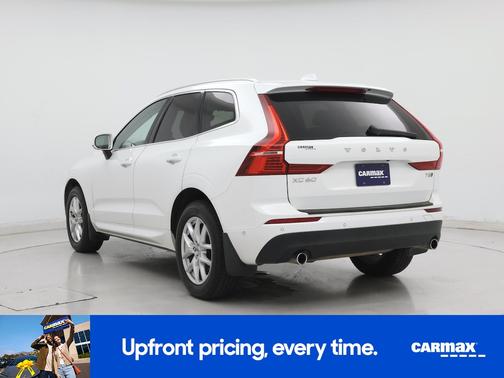 White 2018 Volvo XC60 T5 Momentum