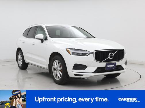 White 2018 Volvo XC60 T5 Momentum