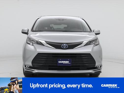 2022 Toyota Sienna XLE