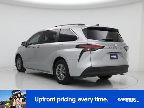 2022 Toyota Sienna XLE