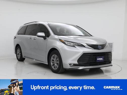 2022 Toyota Sienna XLE