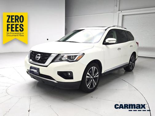 White 2019 Nissan Pathfinder Platinum