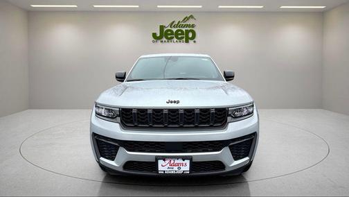 Silver Zynith 2026 Jeep Grand Cherokee Altitude