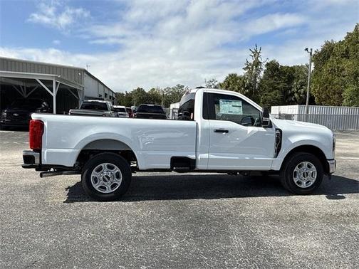2026 Ford F-350 XLT