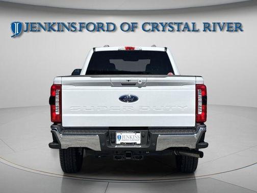 Oxford White 2026 Ford F-350 Lariat Super Duty