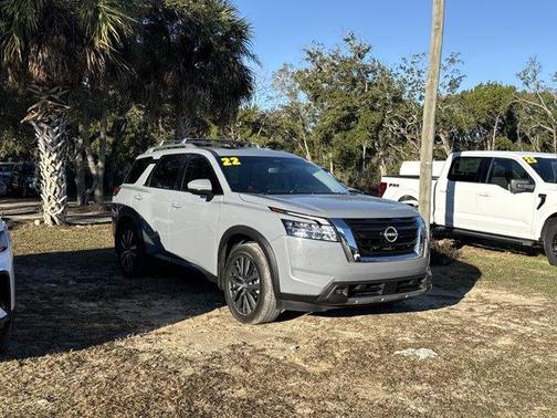 2022 Nissan Pathfinder Platinum