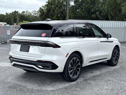 2025 Lincoln Nautilus Reserve
