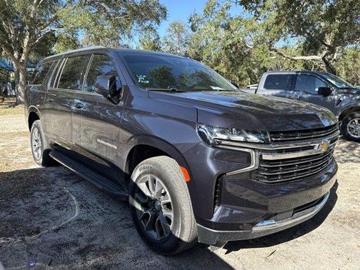 2023 Chevrolet Suburban LT