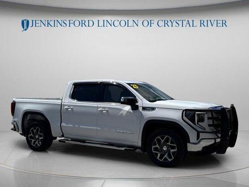 Summit White 2023 GMC Sierra 1500 SLE