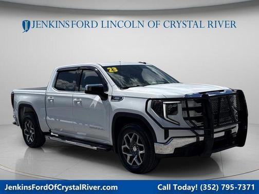Summit White 2023 GMC Sierra 1500 SLE