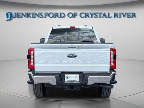 Oxford White 2026 Ford F-350 Lariat Super Duty