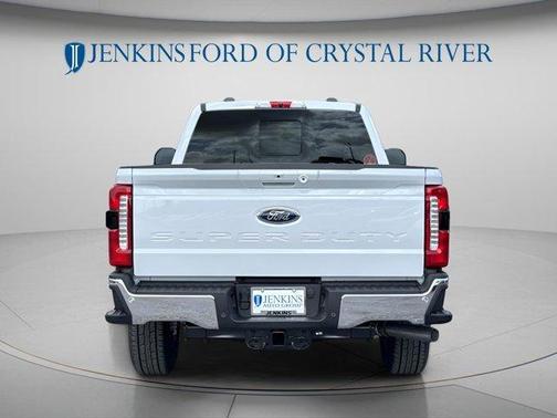 Oxford White 2026 Ford F-350 Lariat Super Duty