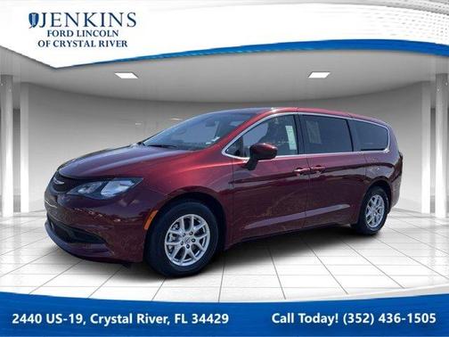 2022 Chrysler Voyager LX