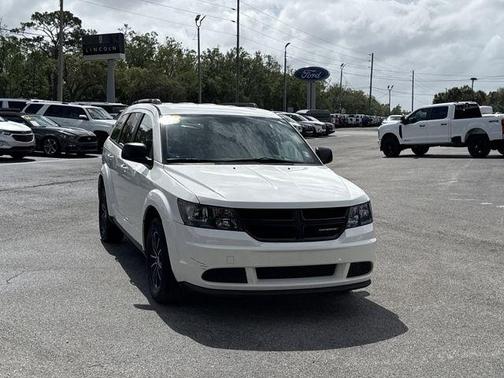 Vice White 2018 Dodge Journey SE
