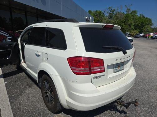 Vice White 2018 Dodge Journey SE
