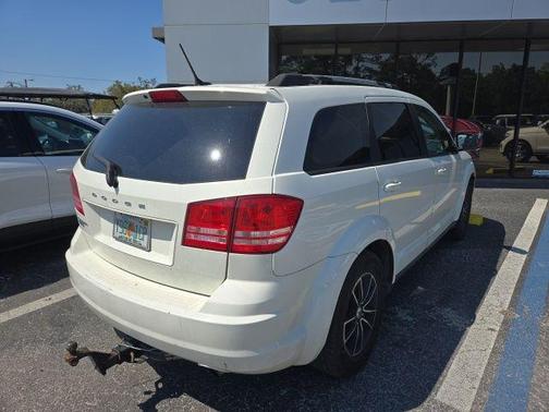 Vice White 2018 Dodge Journey SE