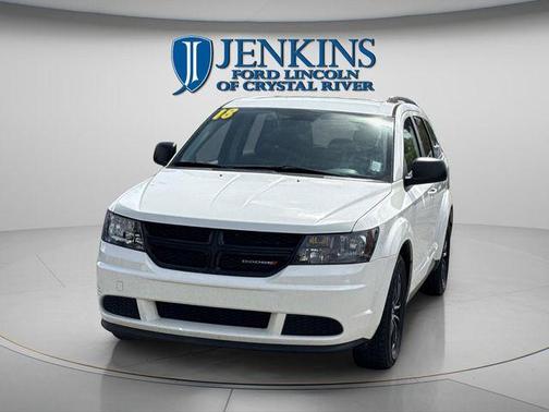 Vice White 2018 Dodge Journey SE