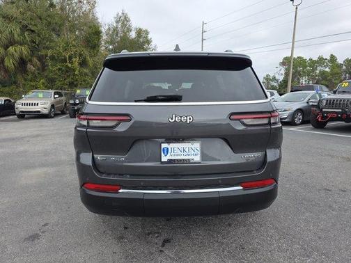 2021 Jeep Grand Cherokee L Laredo